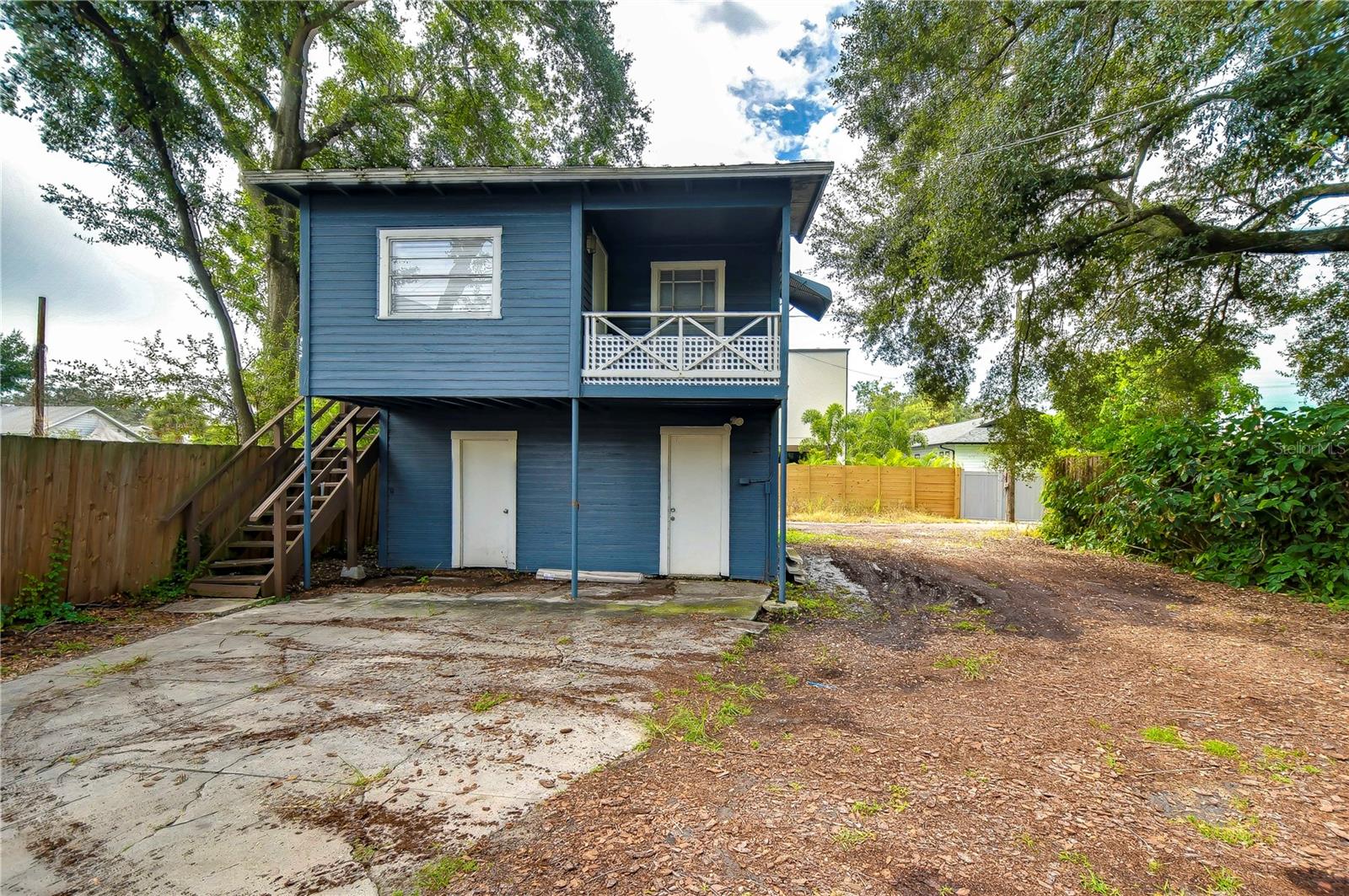 Image 24 of 41 For 902 Columbus Drive