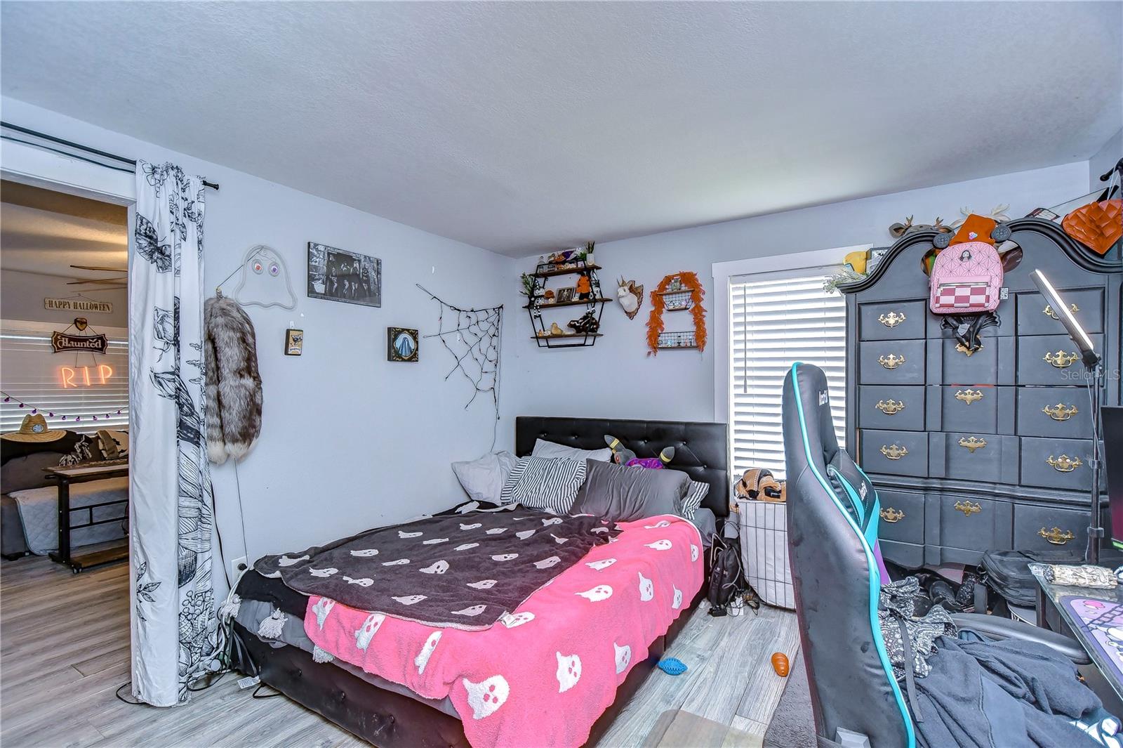 Image 31 of 41 For 902 Columbus Drive