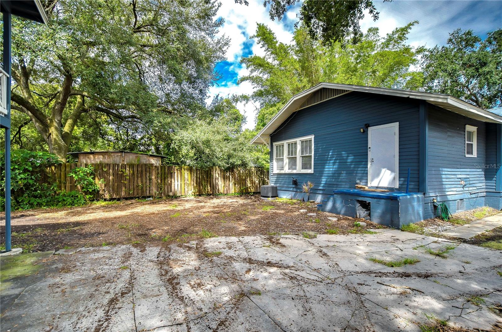 Image 38 of 41 For 902 Columbus Drive