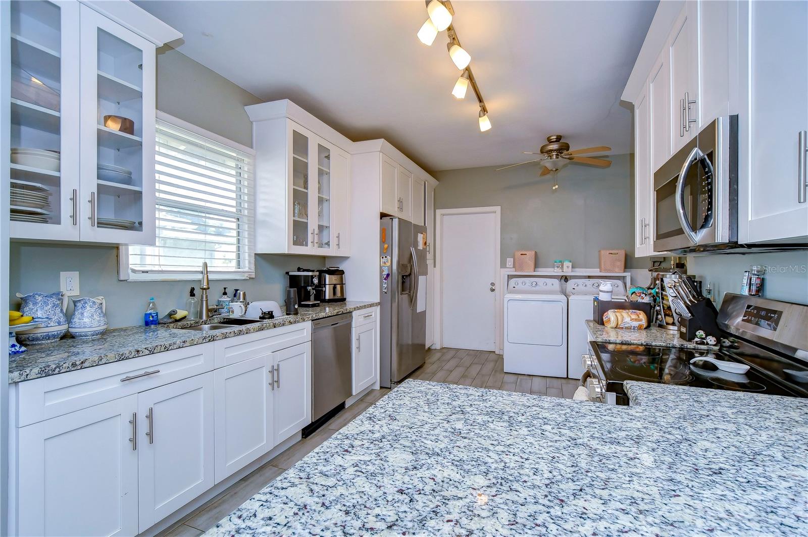 Image 8 of 41 For 902 Columbus Drive
