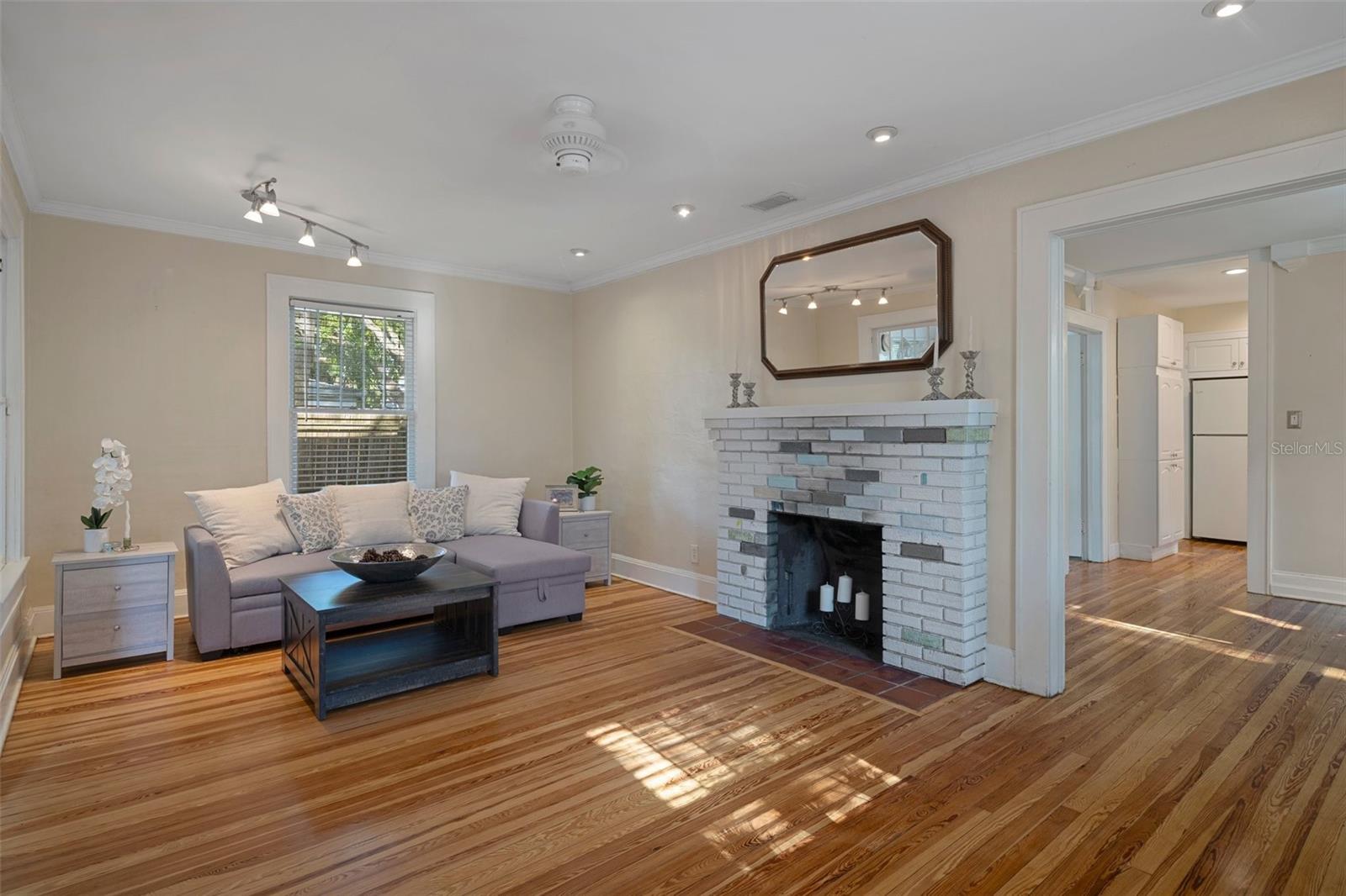 Image 10 of 49 For 132 21st Avenue S