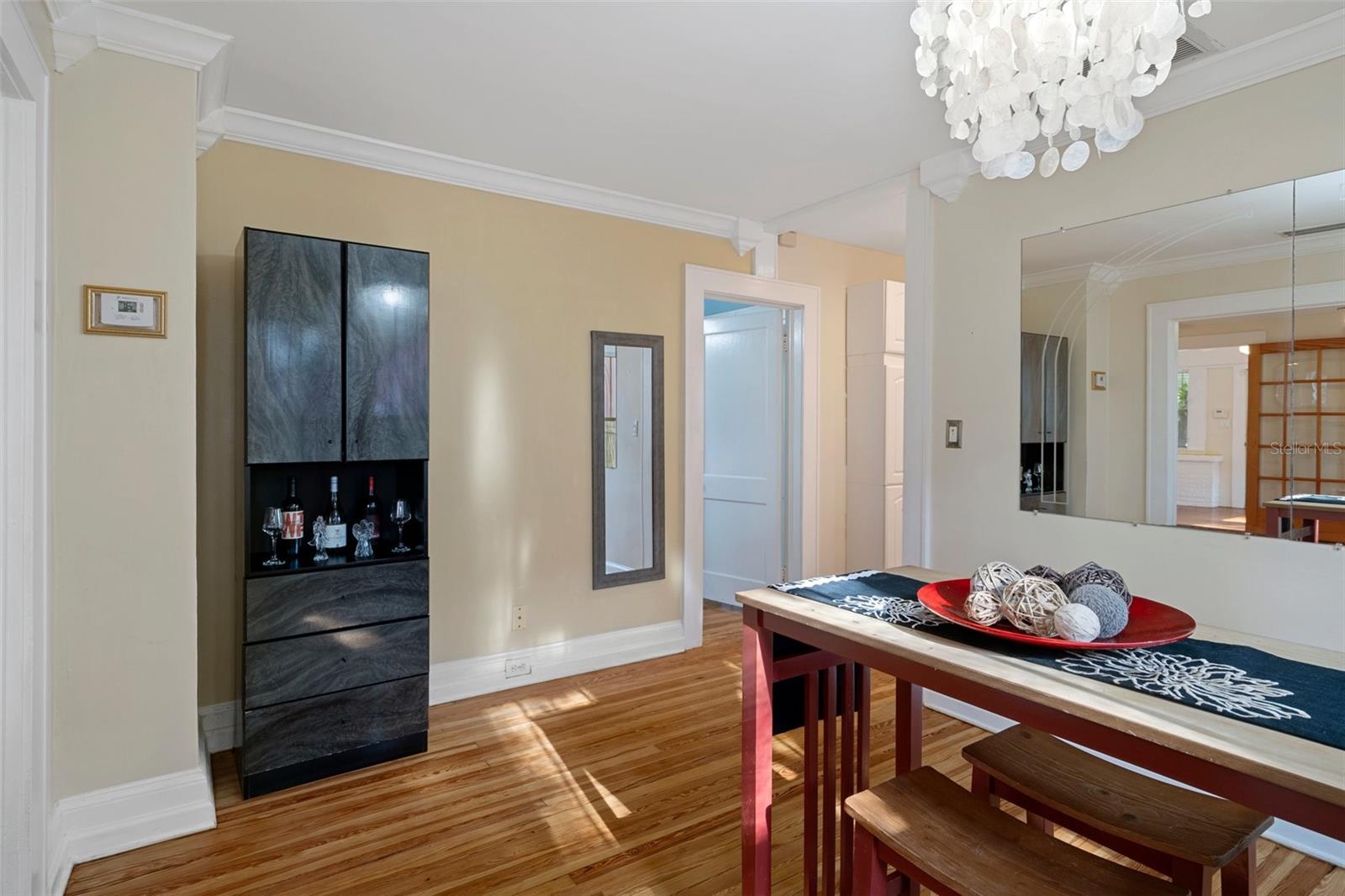 Image 15 of 49 For 132 21st Avenue S