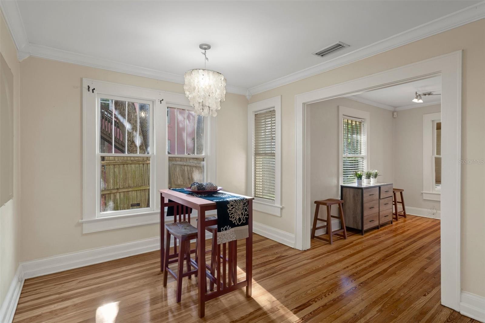 Image 16 of 49 For 132 21st Avenue S