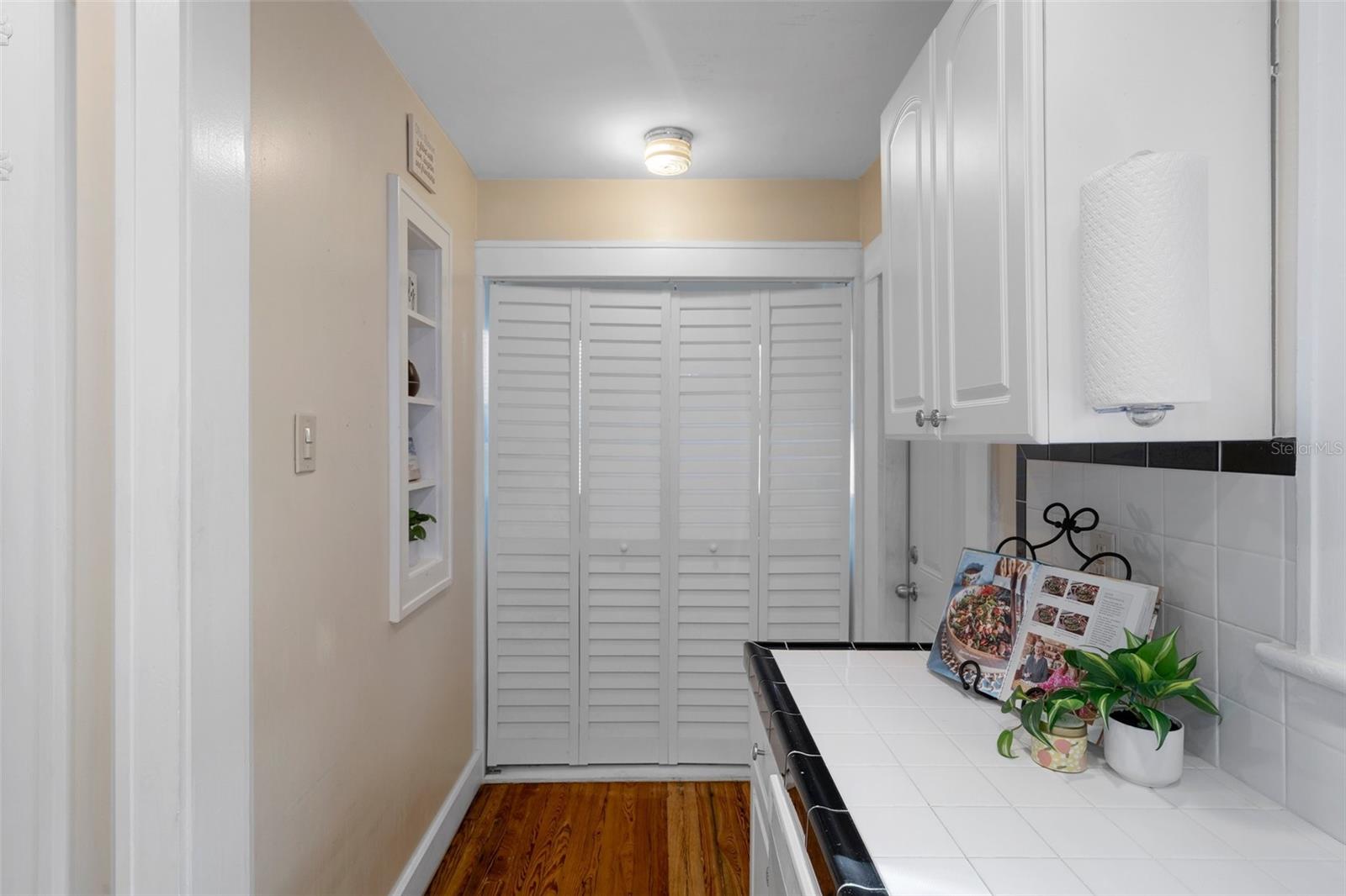 Image 21 of 49 For 132 21st Avenue S