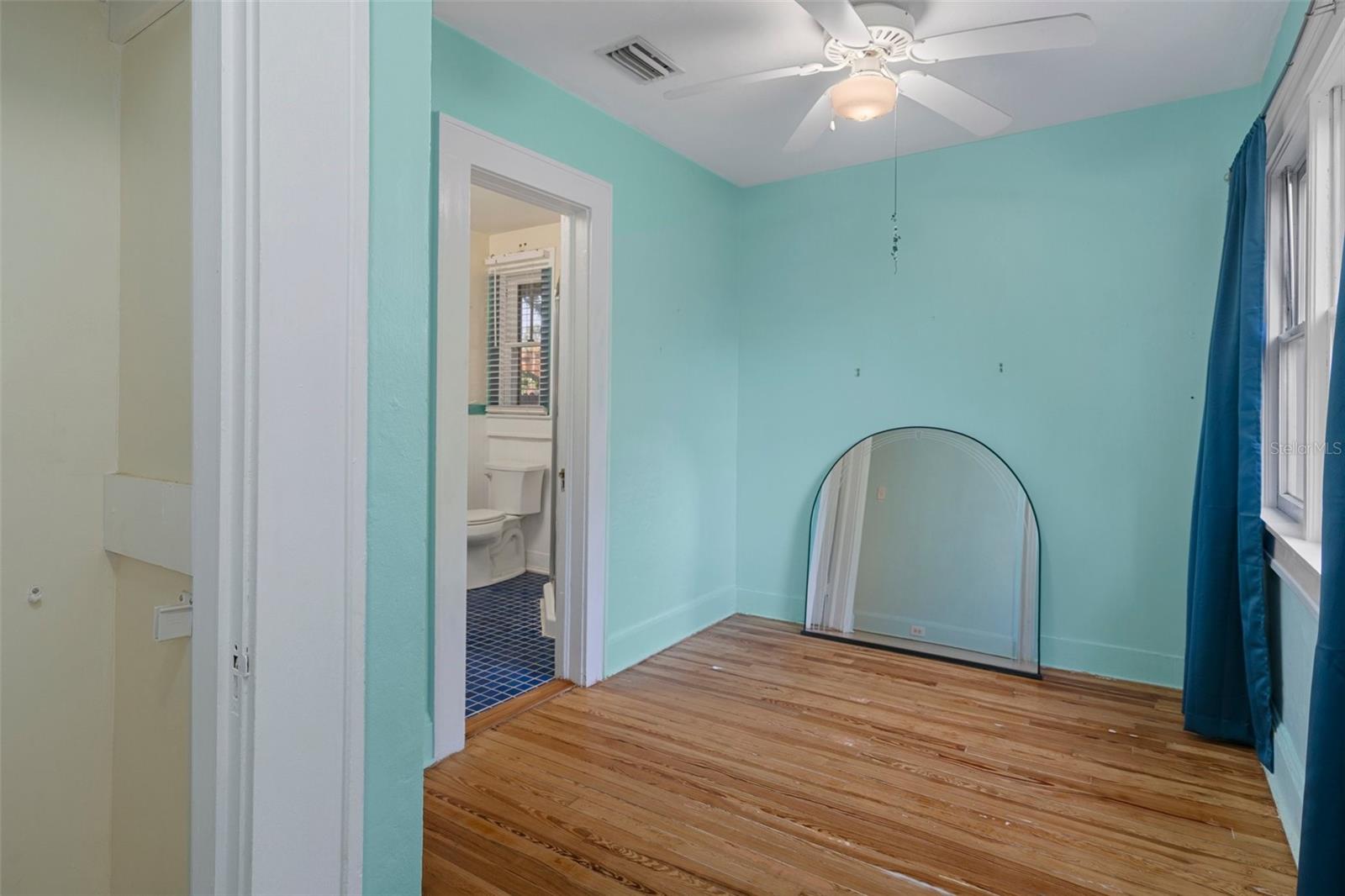 Image 29 of 49 For 132 21st Avenue S