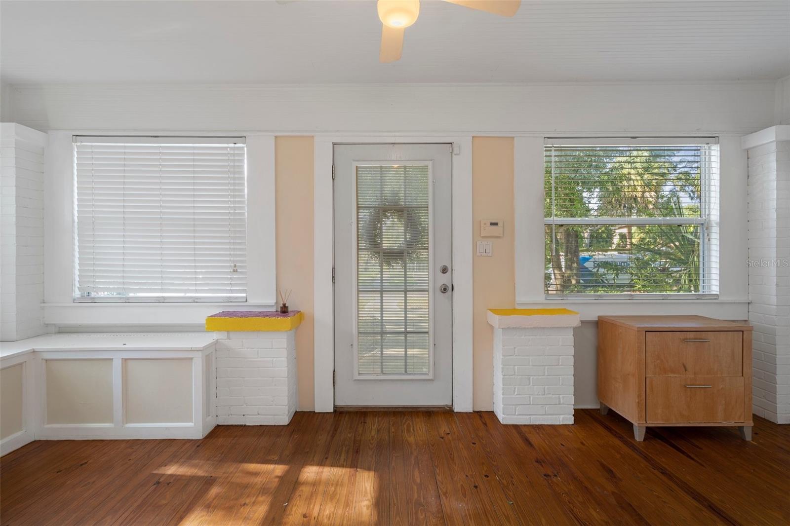 Image 6 of 49 For 132 21st Avenue S