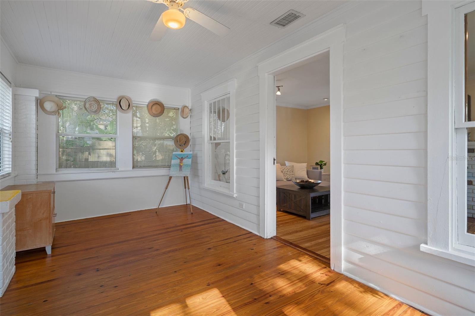 Image 7 of 49 For 132 21st Avenue S