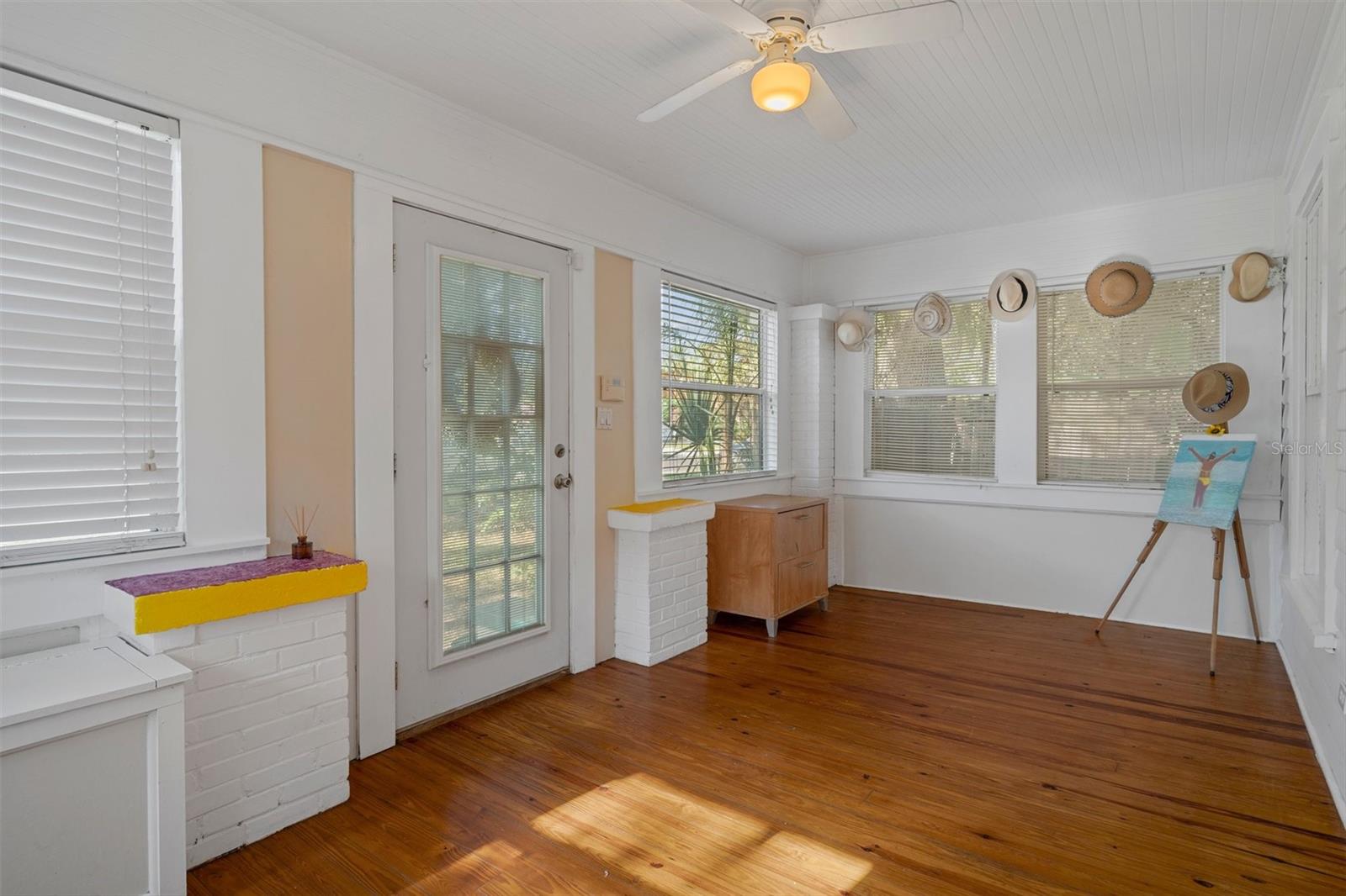 Image 8 of 49 For 132 21st Avenue S