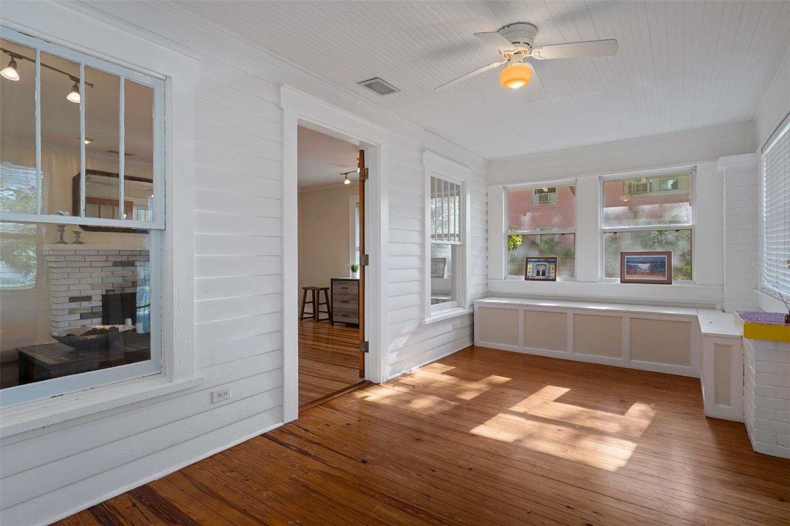 Image 9 of 49 For 132 21st Avenue S