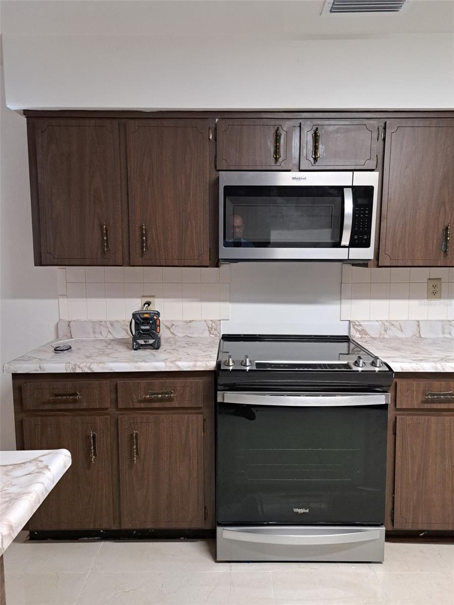 Listing photo id 6 for 406 Bullard Parkway