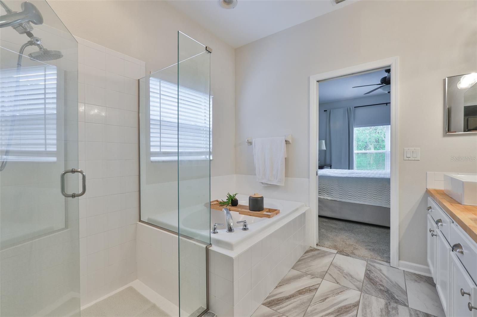 Image 22 of 48 For 1129 Emerald Hill Way