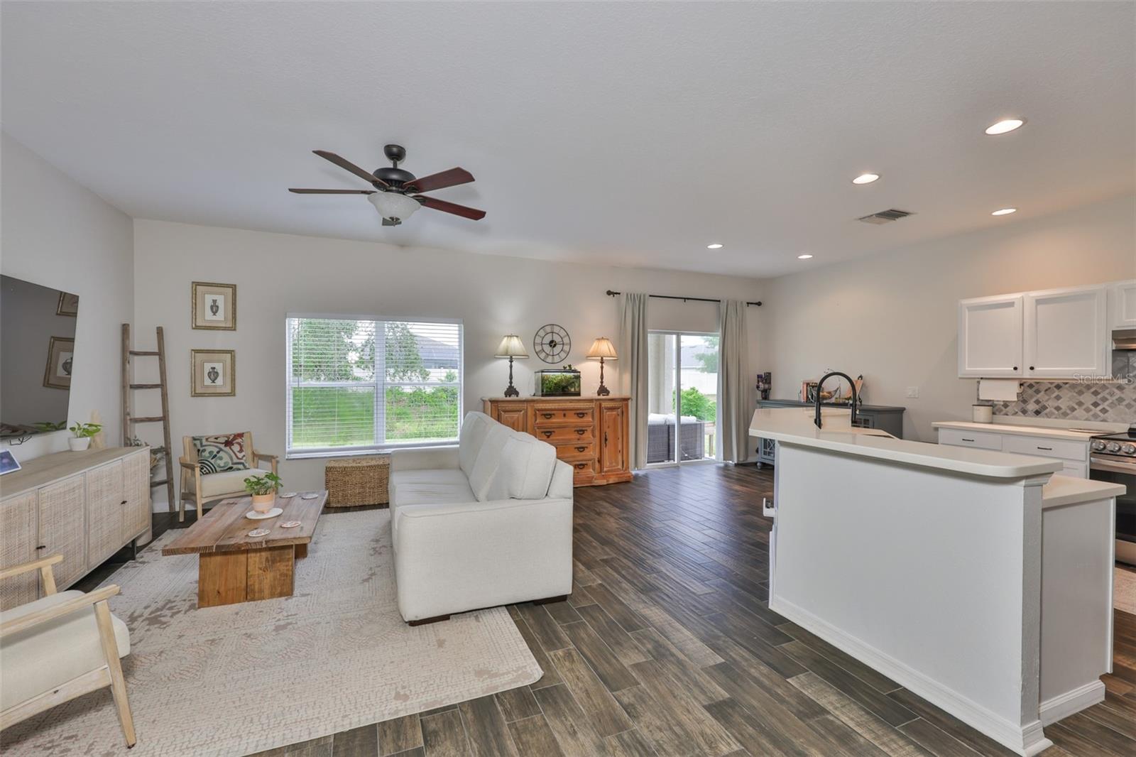 Image 5 of 48 For 1129 Emerald Hill Way