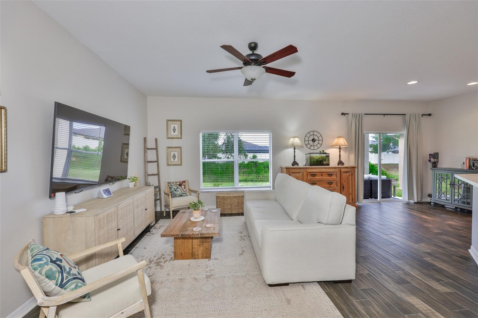 Image 6 of 48 For 1129 Emerald Hill Way