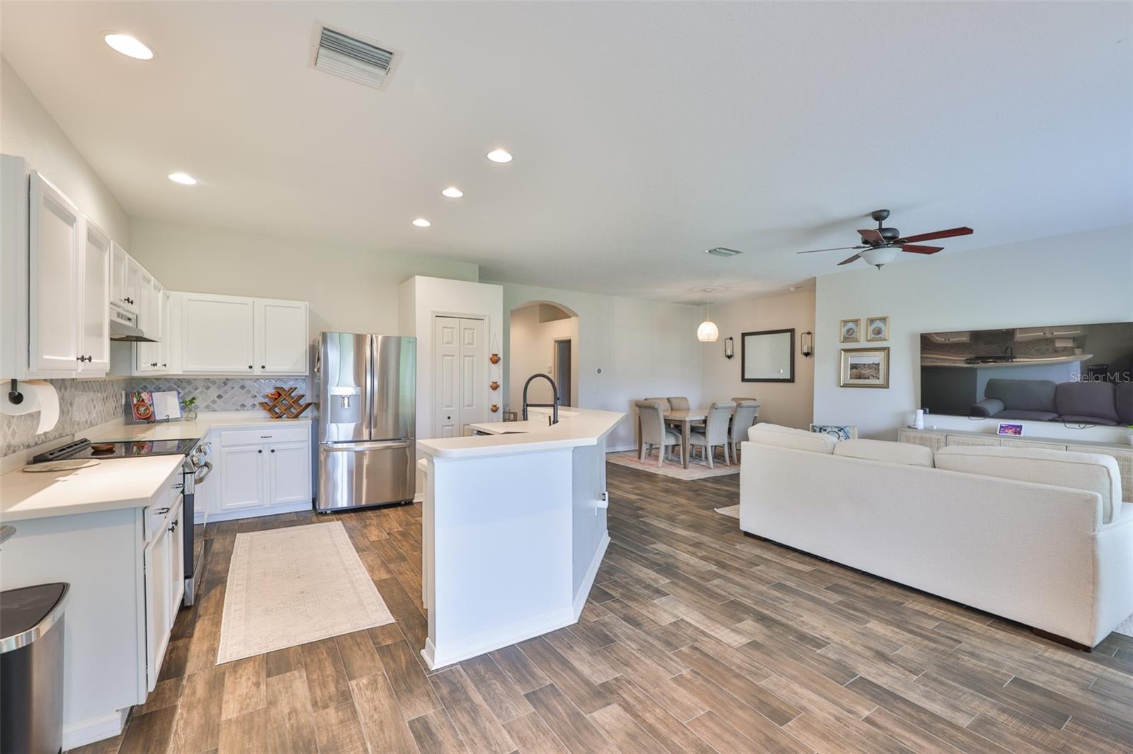 Image 9 of 48 For 1129 Emerald Hill Way