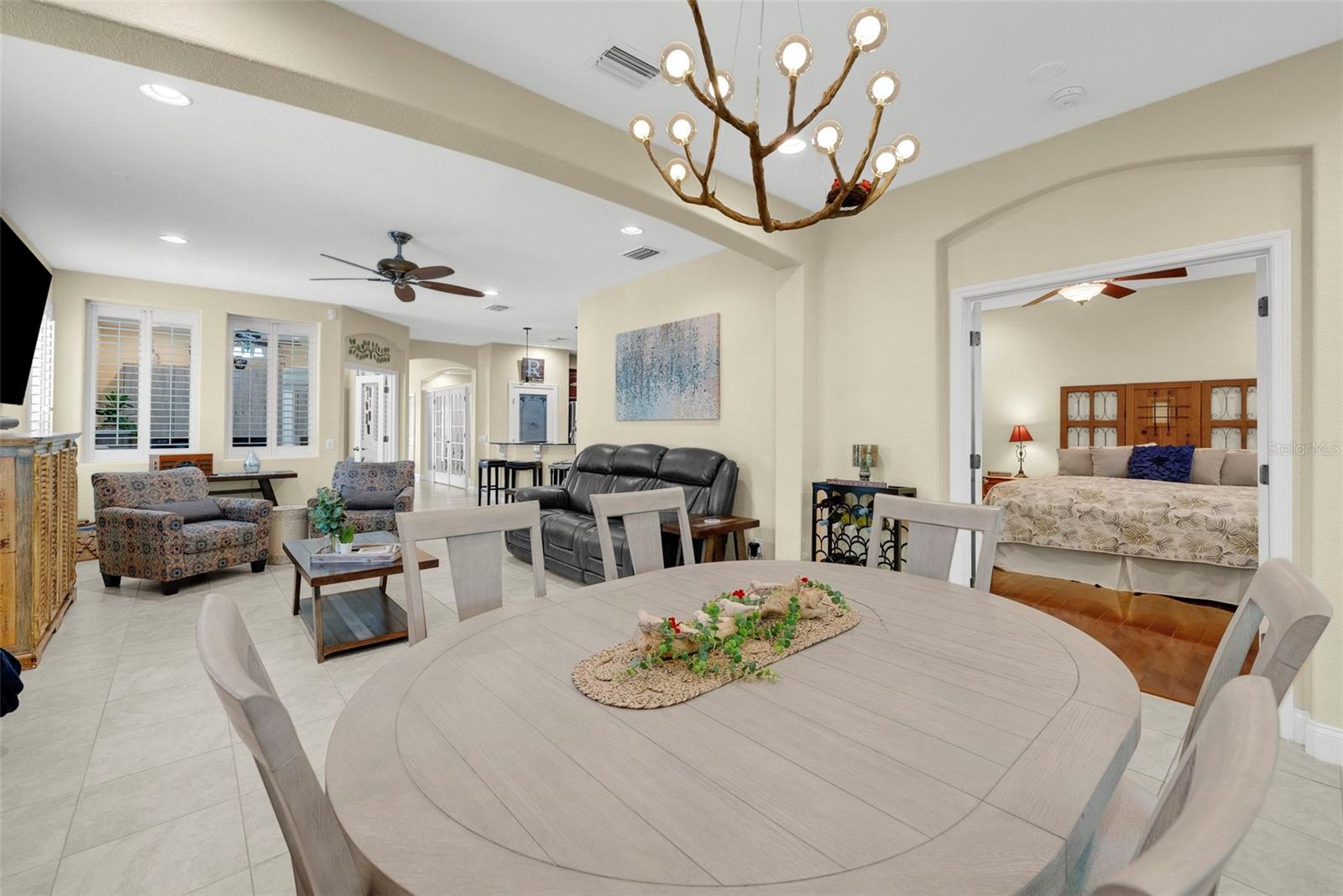 Image 14 of 59 For 8562 Acorn Ridge Court
