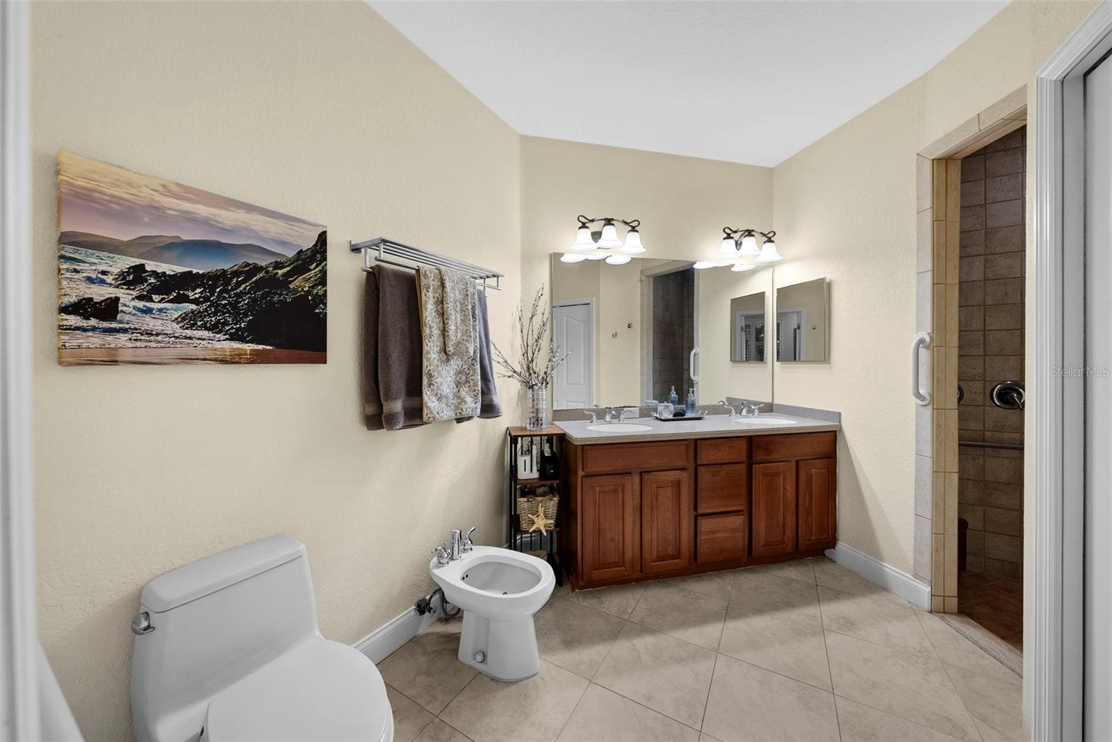 Image 18 of 59 For 8562 Acorn Ridge Court