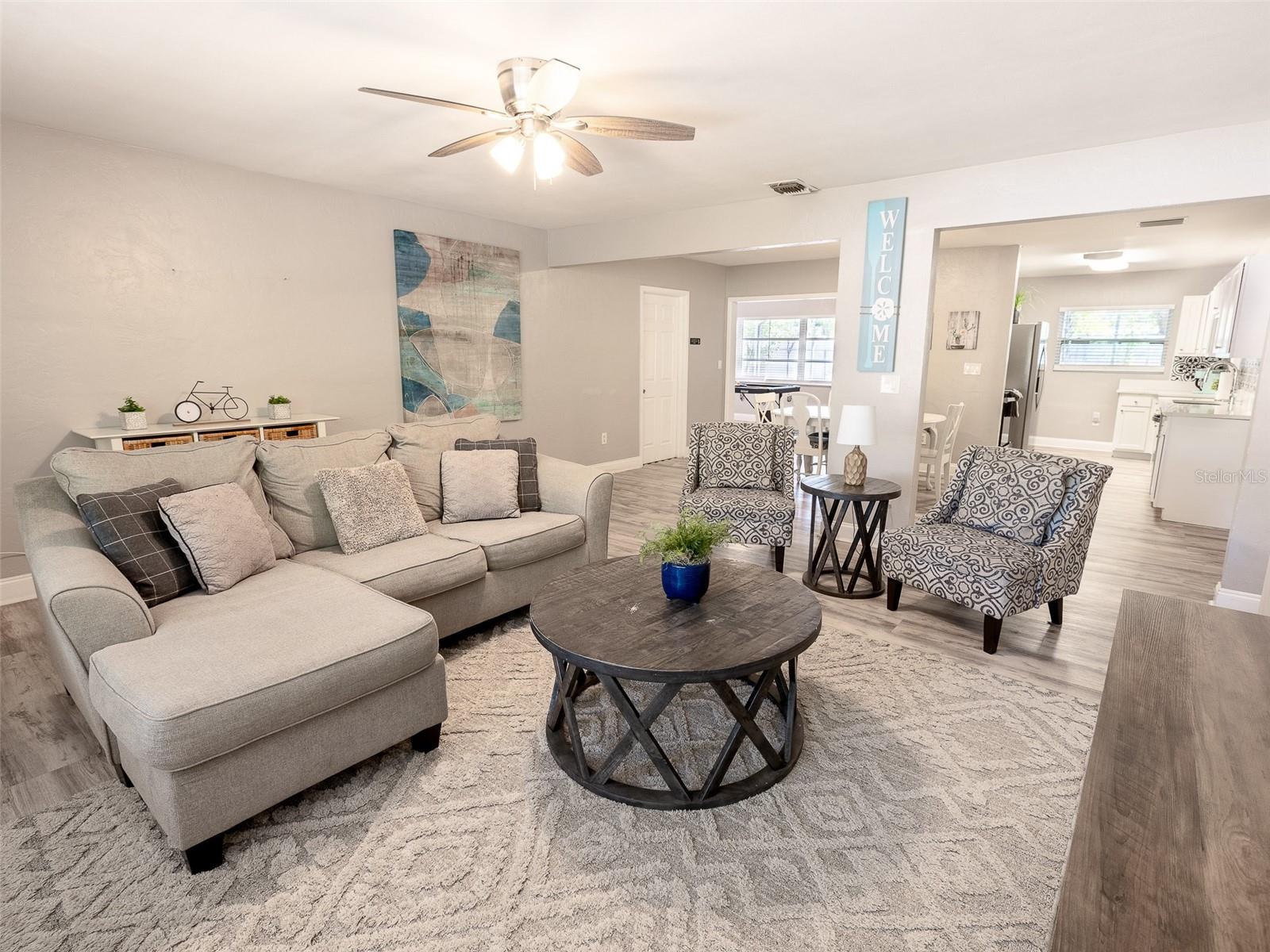 Image 2 of 11 For 10233 Valle Drive