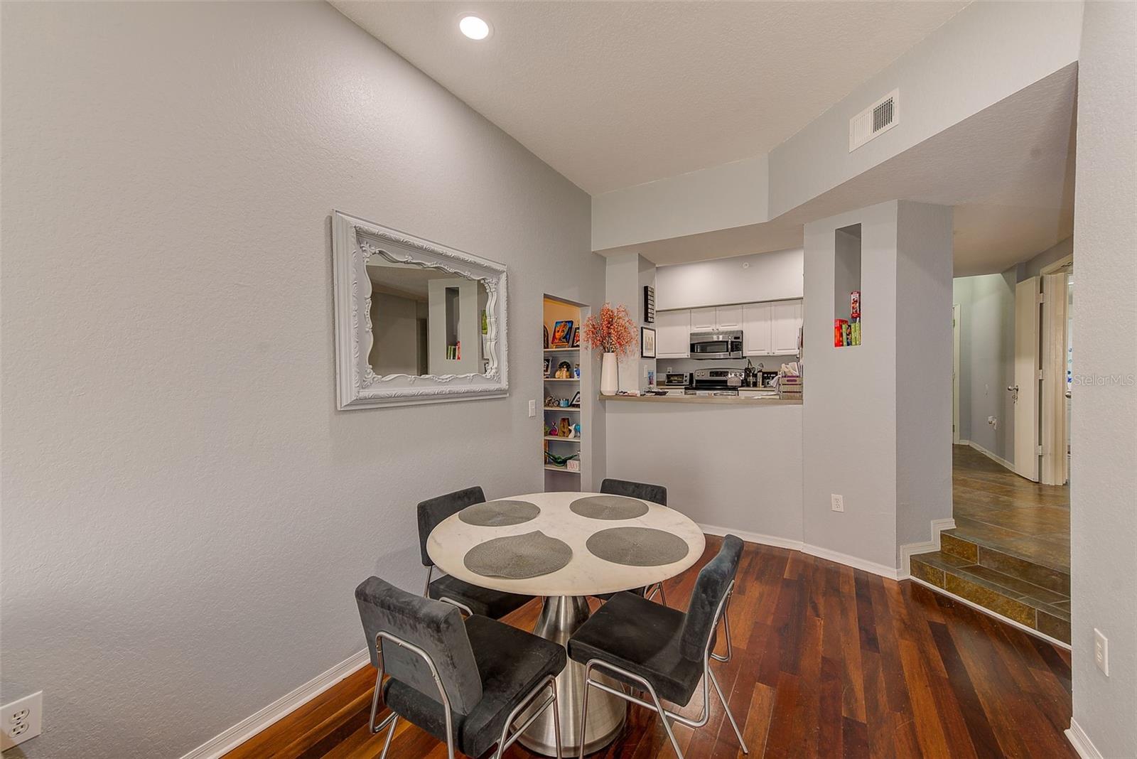 Image 8 of 39 For 402 Armenia Avenue 139a