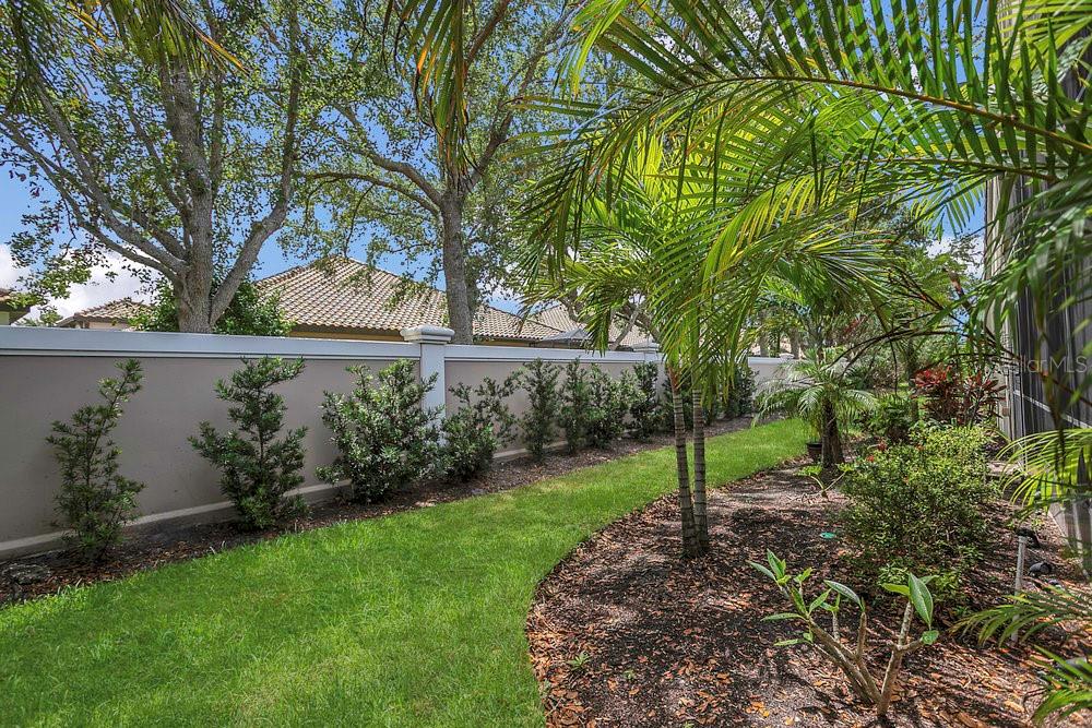 Image 10 of 75 For 6315 43rd Court E