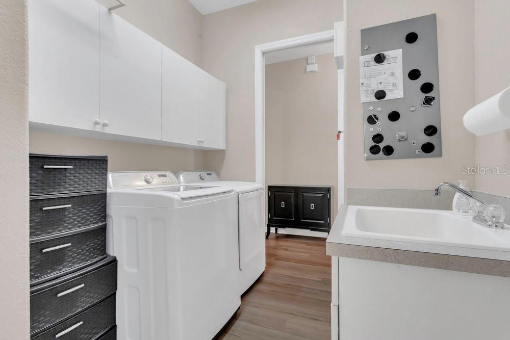 Image 31 of 75 For 6315 43rd Court E