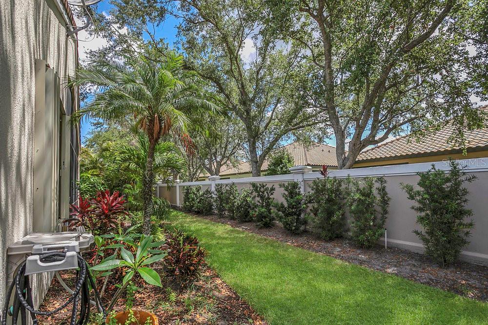 Image 34 of 75 For 6315 43rd Court E