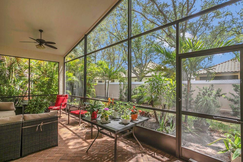 Image 8 of 75 For 6315 43rd Court E