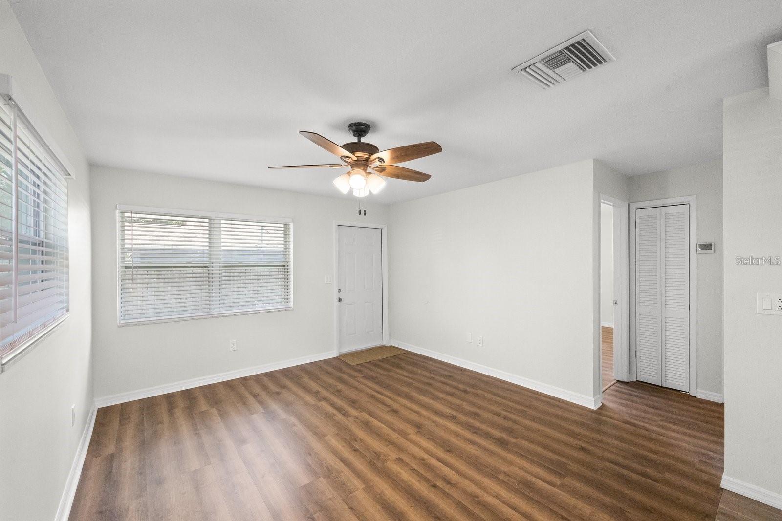 Image 3 of 17 For 715 6th Avenue Ne A
