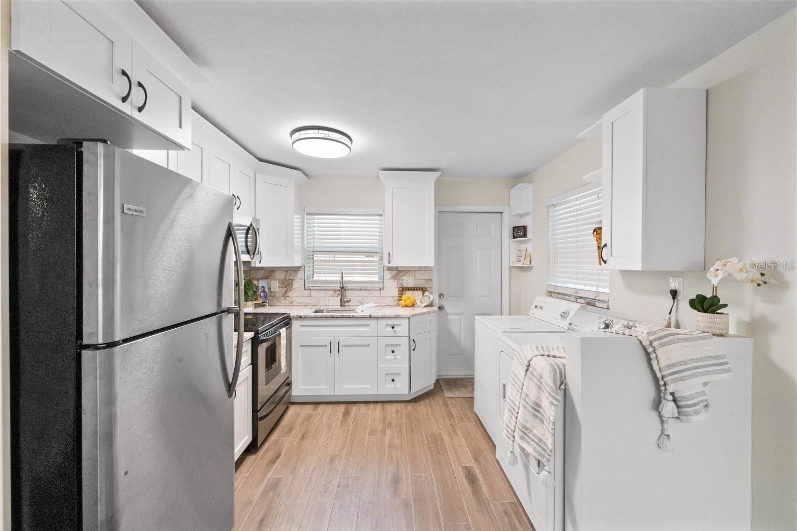 Image 8 of 17 For 715 6th Avenue Ne A