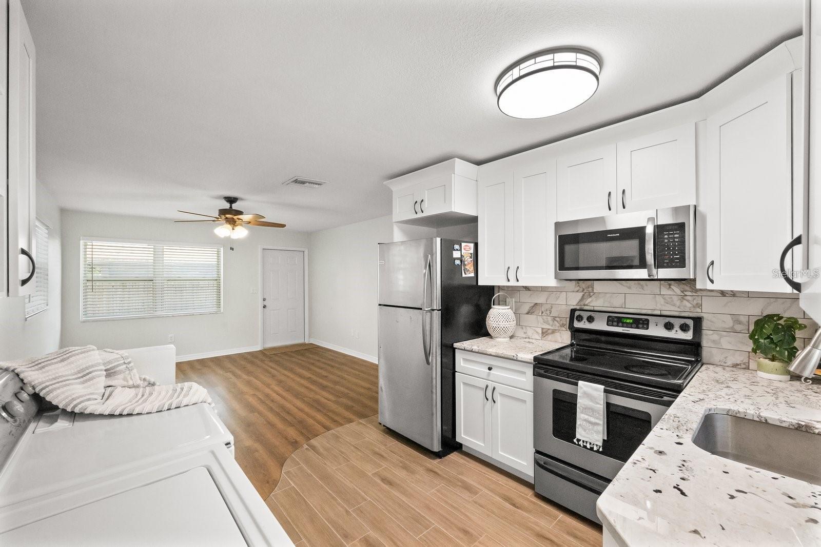 Image 9 of 17 For 715 6th Avenue Ne A