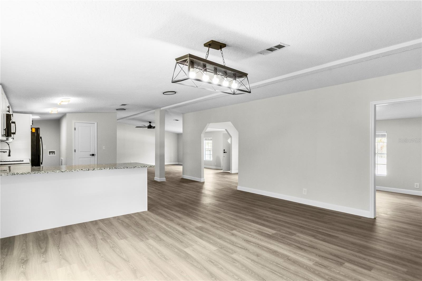 Image 15 of 35 For 17212 Oxenham Avenue
