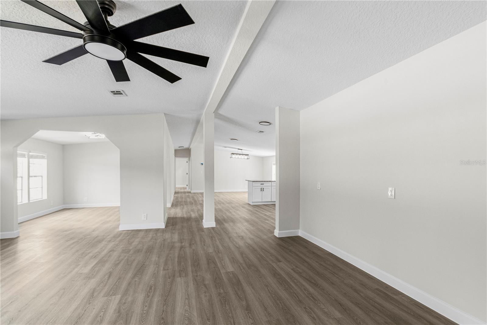 Image 16 of 35 For 17212 Oxenham Avenue