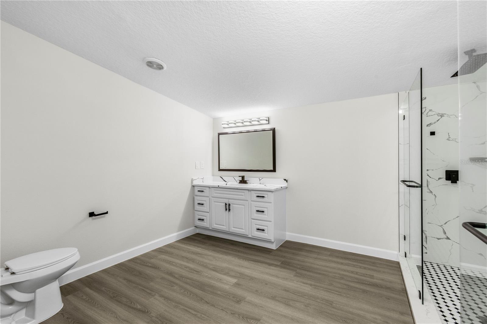 Image 27 of 35 For 17212 Oxenham Avenue