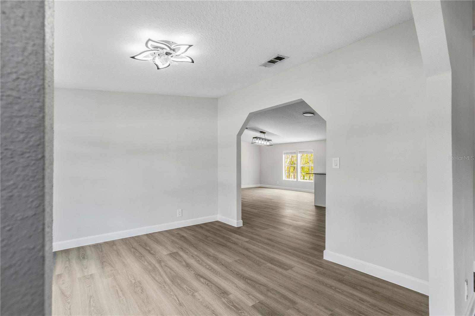 Image 30 of 35 For 17212 Oxenham Avenue