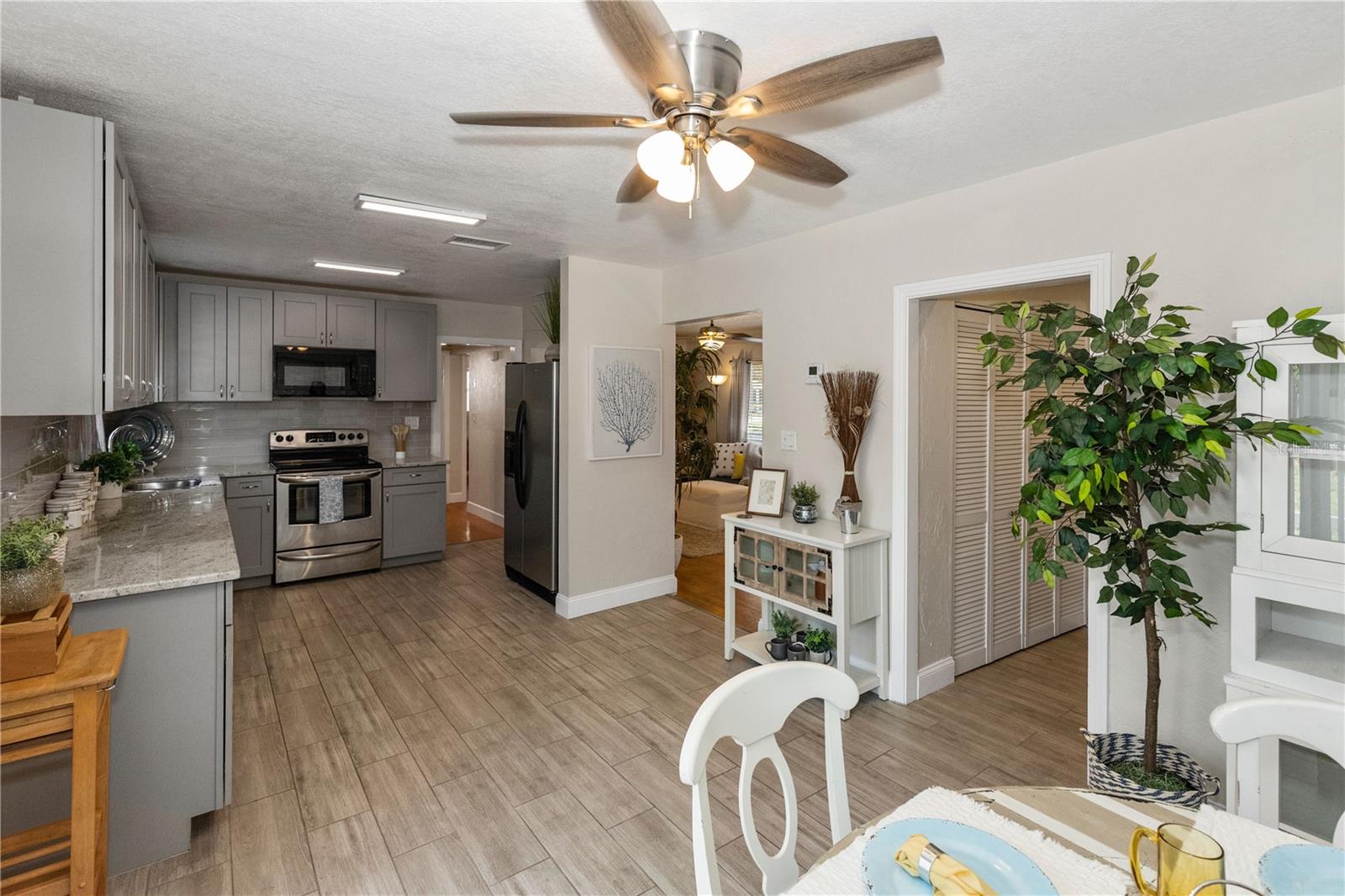Image 12 of 45 For 6235 17th Avenue N