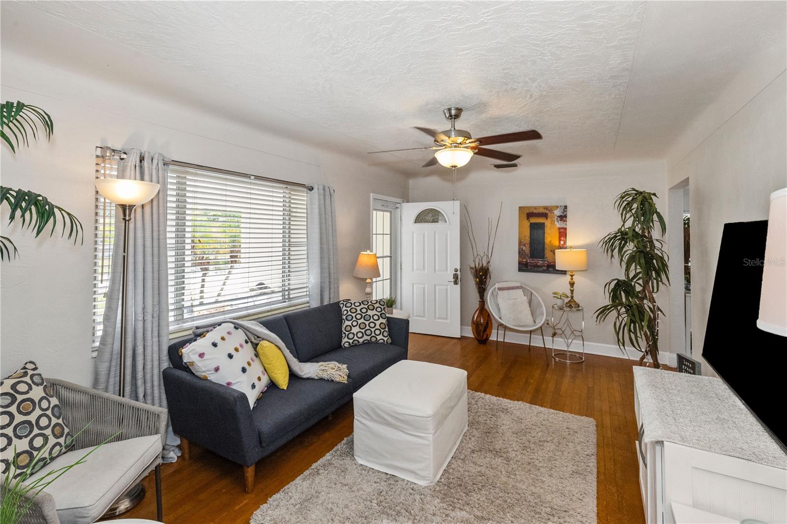 Image 17 of 45 For 6235 17th Avenue N