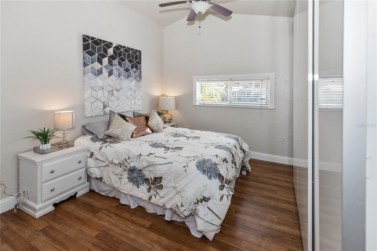 Image 21 of 45 For 6235 17th Avenue N
