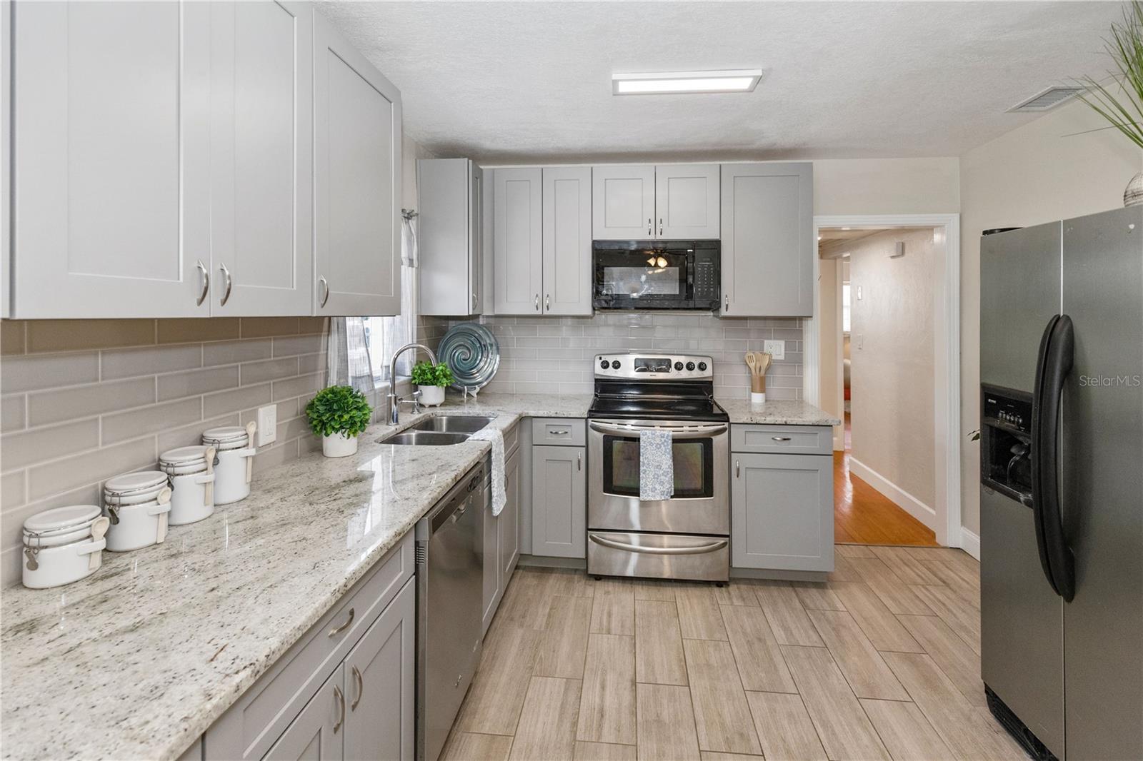 Image 6 of 45 For 6235 17th Avenue N