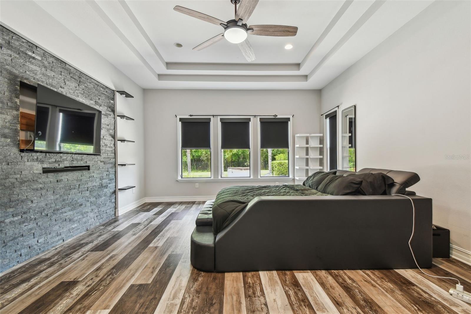 Listing photo id 10 for 17914 Bramshot Place