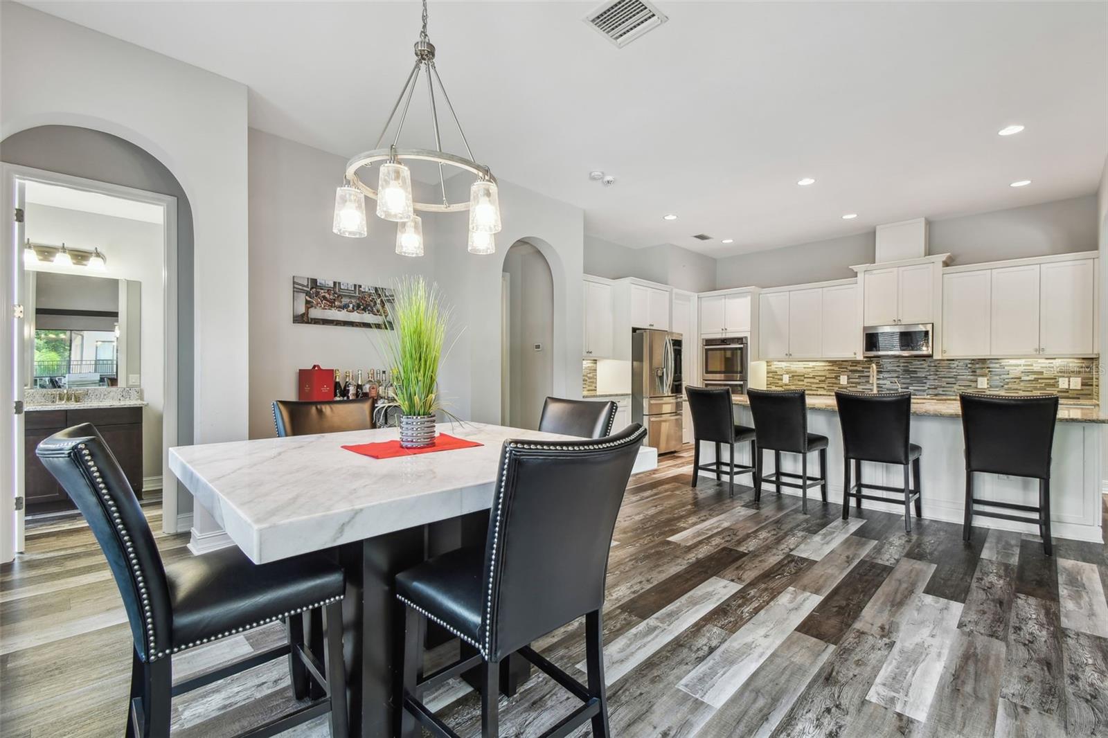 Listing photo id 18 for 17914 Bramshot Place
