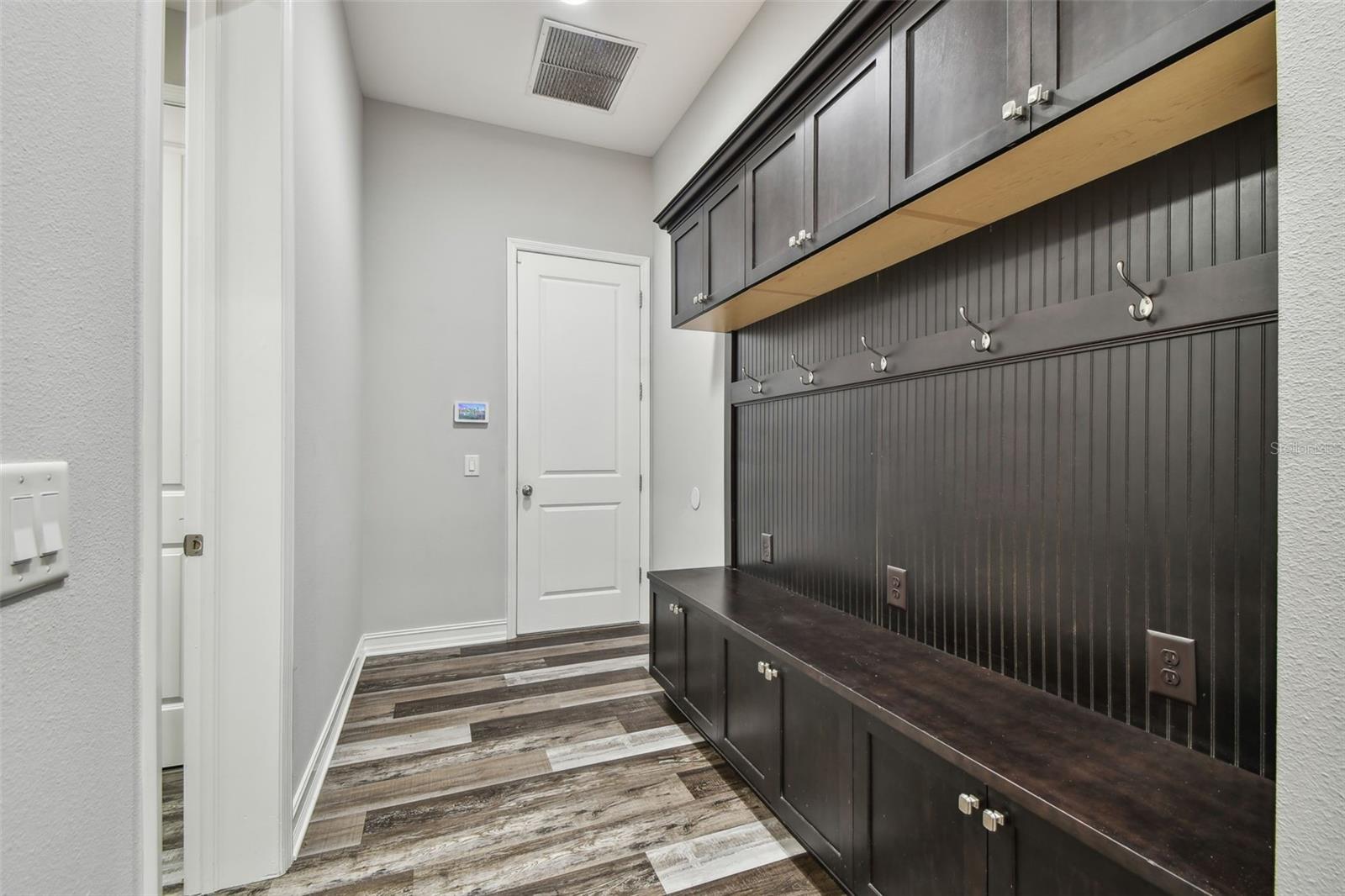 Listing photo id 29 for 17914 Bramshot Place