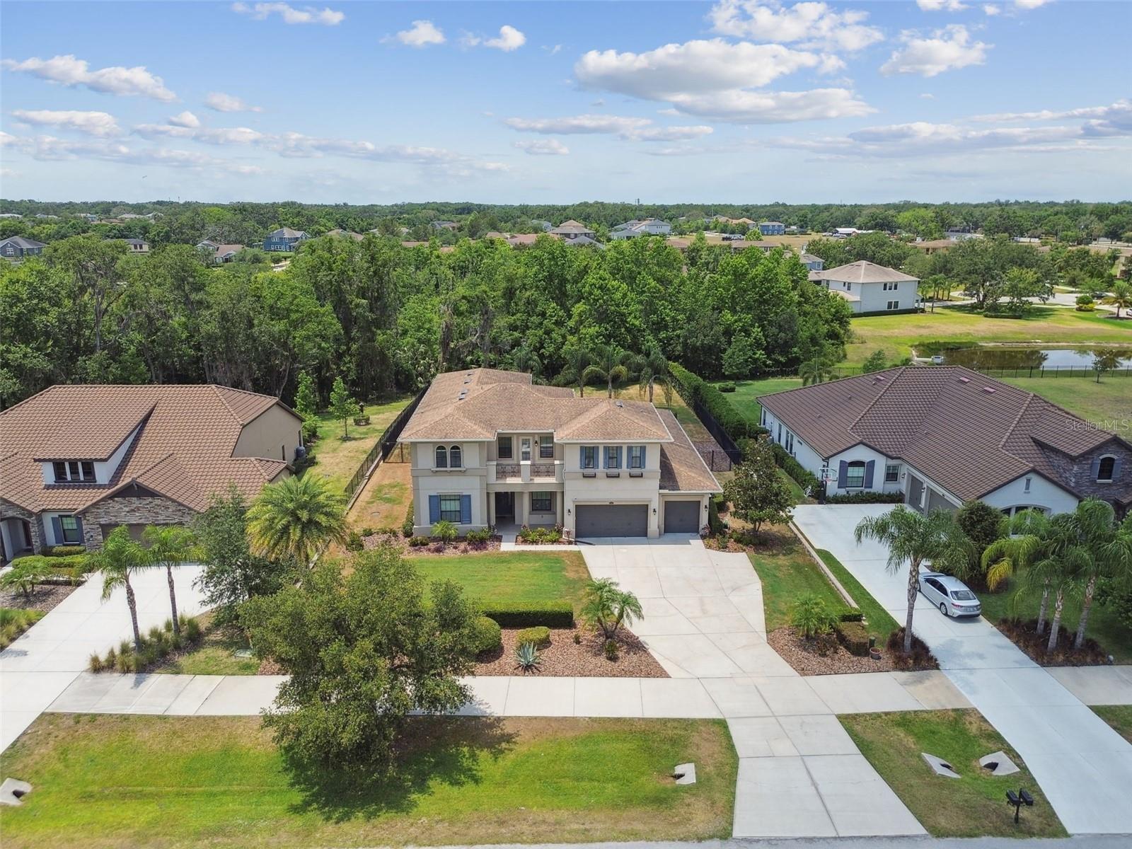 Listing photo id 5 for 17914 Bramshot Place