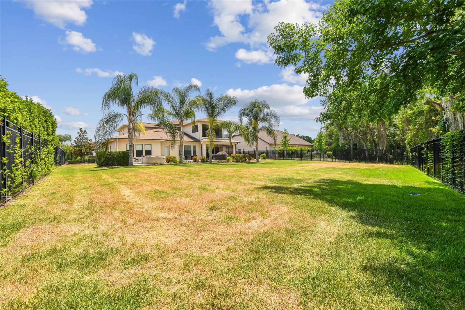 Listing photo id 6 for 17914 Bramshot Place