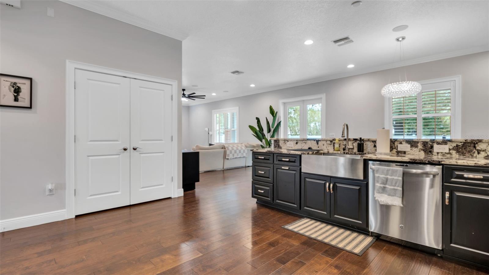 Image 10 of 45 For 4605 Kensington Avenue