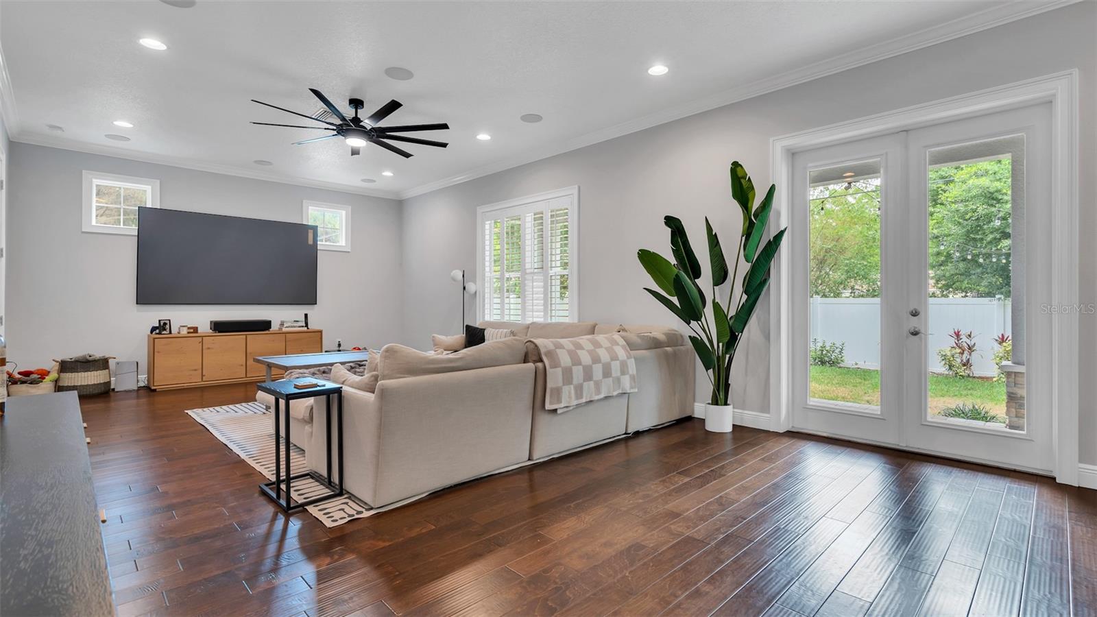 Image 13 of 45 For 4605 Kensington Avenue