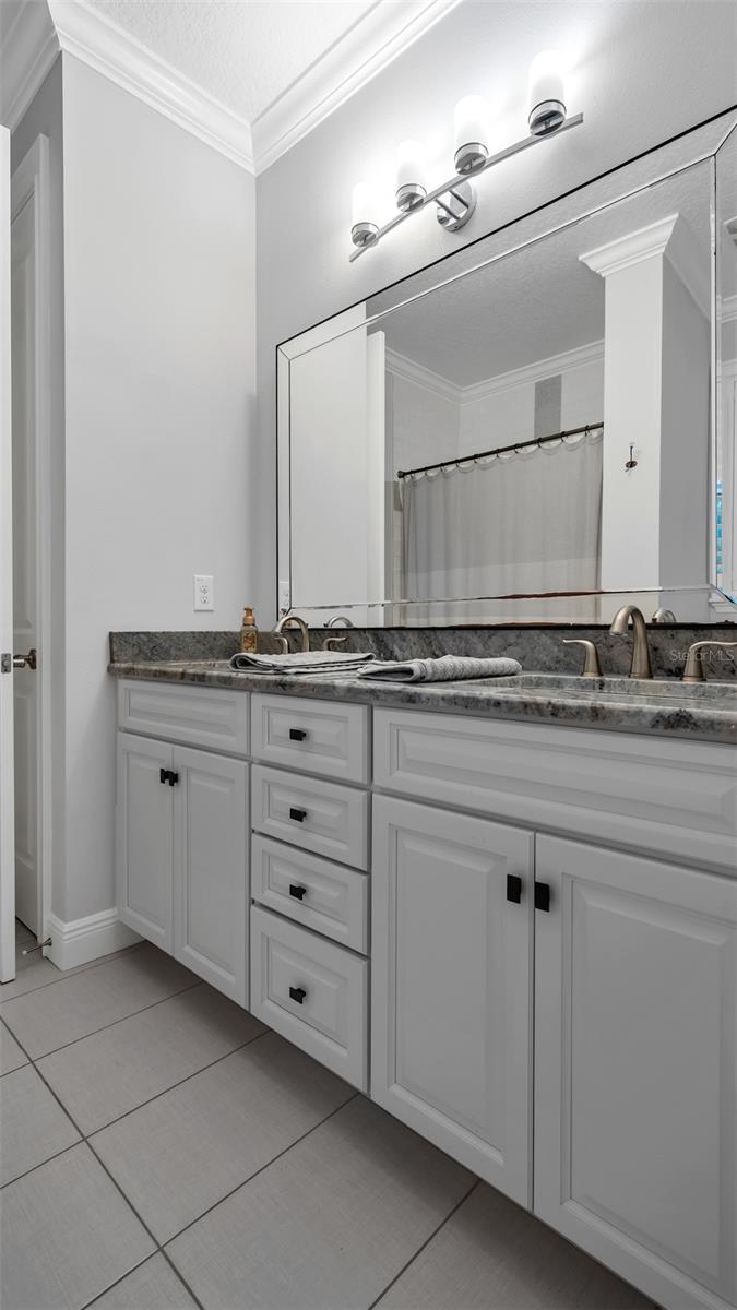 Image 33 of 45 For 4605 Kensington Avenue