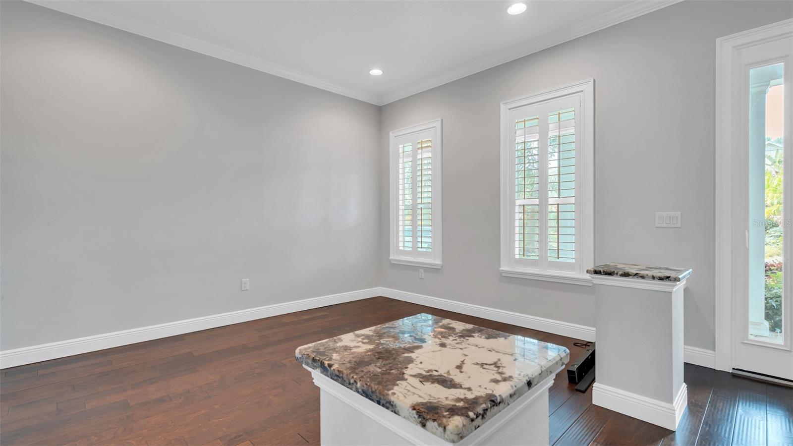 Image 6 of 45 For 4605 Kensington Avenue
