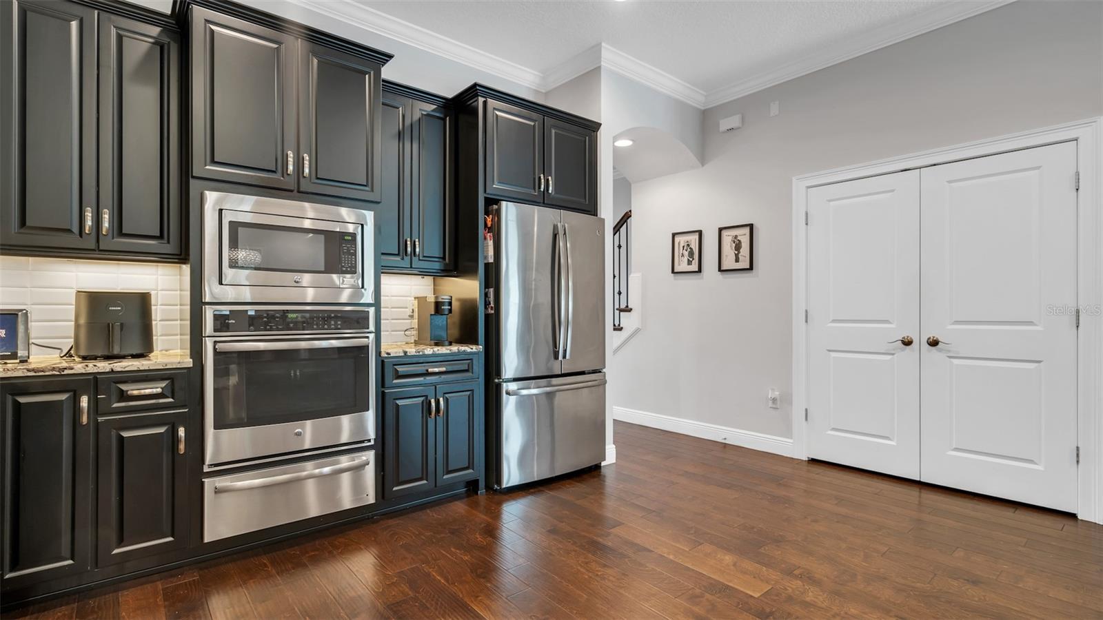 Image 9 of 45 For 4605 Kensington Avenue
