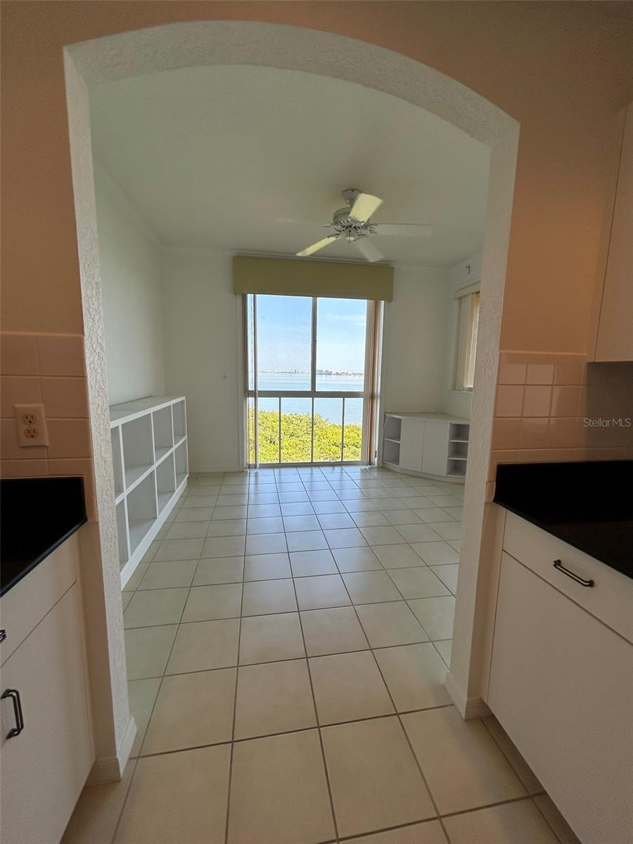 Image 16 of 35 For 4737 Dolphin Cay Lane S 408