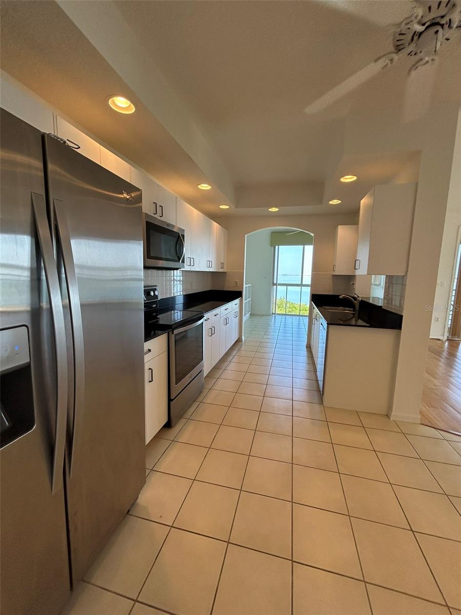 Image 19 of 35 For 4737 Dolphin Cay Lane S 408