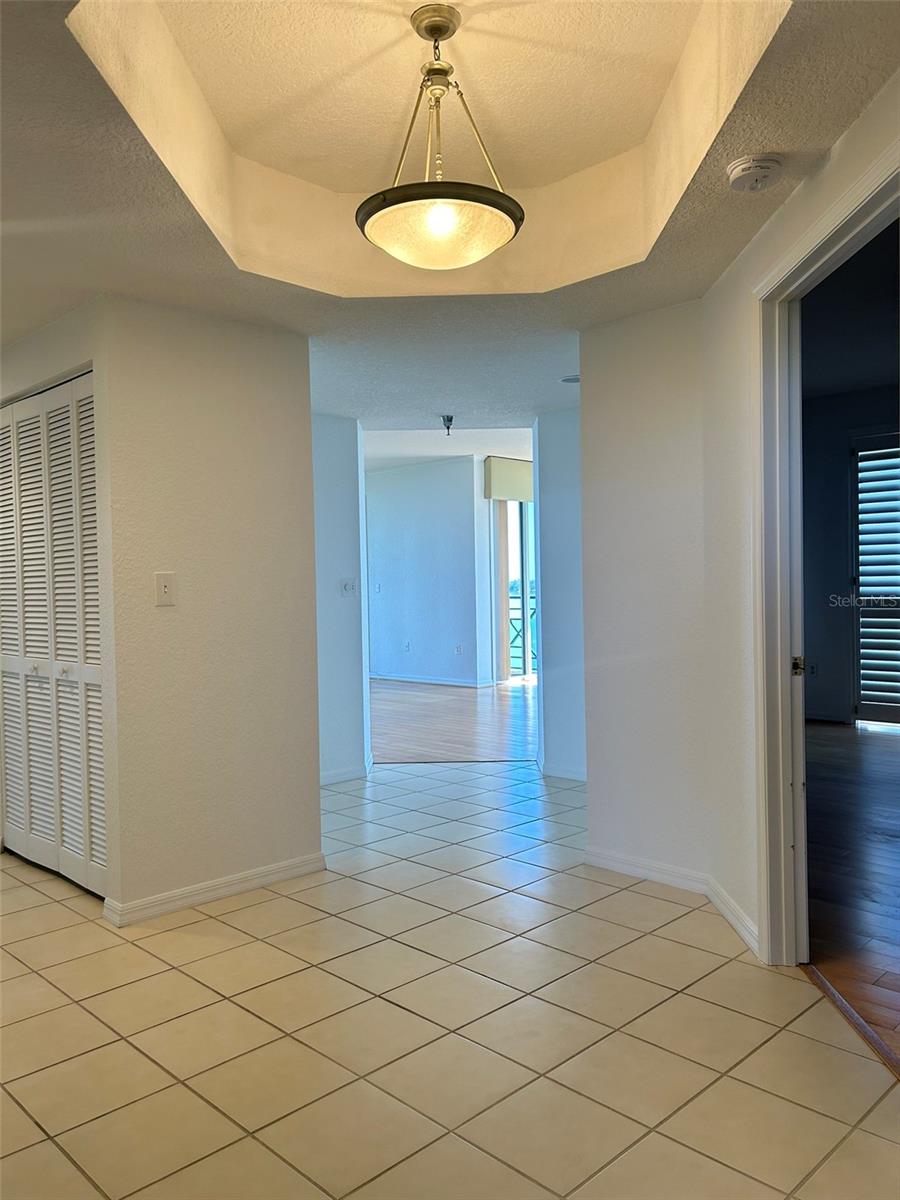Image 20 of 35 For 4737 Dolphin Cay Lane S 408